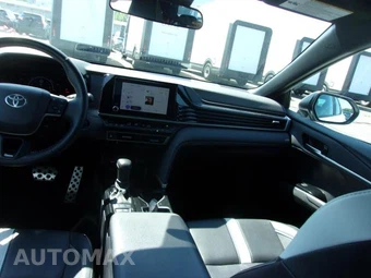2025 Toyota Camry SE - miniatura 18