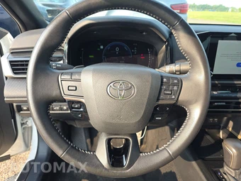 2025 Toyota Camry SE - miniatura 10