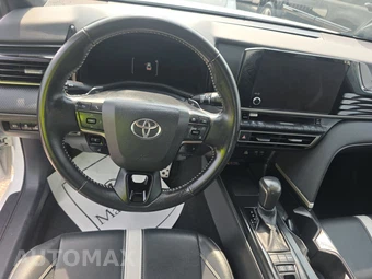 2025 Toyota Camry SE - miniatura 11