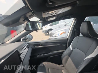 2025 Toyota Camry SE - miniatura 18