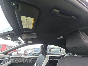 2025 Toyota Camry SE - miniatura 17