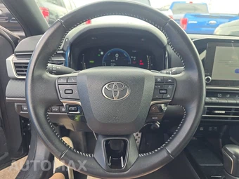 2025 Toyota Camry SE - miniatura 10