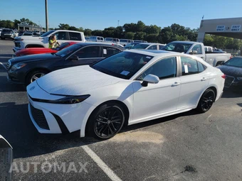 2025 Toyota Camry SE