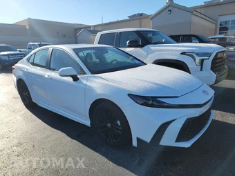 2025 Toyota Camry SE - miniatura 3