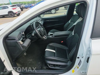 2025 Toyota Camry SE - miniatura 7