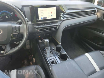 2025 Toyota Camry SE - miniatura 10
