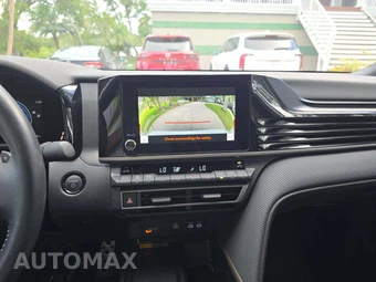 2025 Toyota Camry SE - miniatura 10