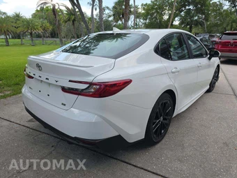 2025 Toyota Camry SE - miniatura 3