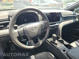 2025 Toyota Camry SE – miniatura 11