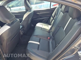 2025 Toyota Camry SE – miniatura 13