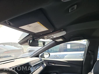 2025 Toyota Camry SE – miniatura 17