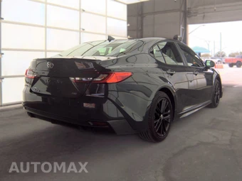 2025 Toyota Camry SE – miniatura 4