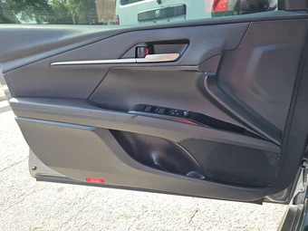 2025 Toyota Camry SE - miniatura 9
