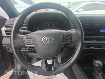 2025 Toyota Camry SE - miniatura 10