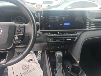 2025 Toyota Camry SE - miniatura 11