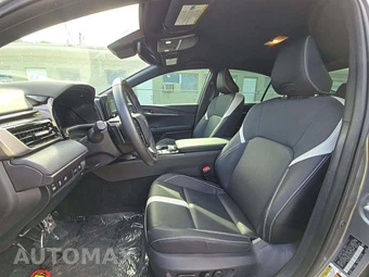 2025 Toyota Camry SE – miniatura 3