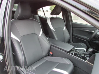 2025 Toyota Camry SE - miniatura 18