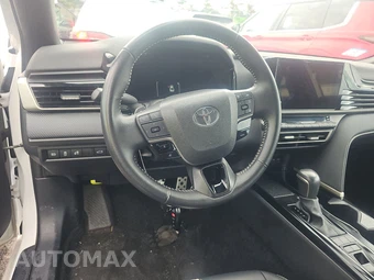 2025 Toyota Camry SE - miniatura 10
