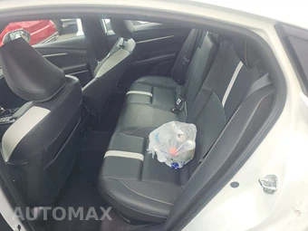 2025 Toyota Camry SE - miniatura 13
