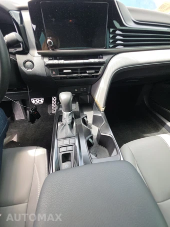 2025 Toyota Camry SE - miniatura 11