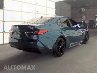 2025 Toyota Camry SE - miniatura 4