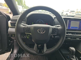 2025 Toyota Camry SE – miniatura 10