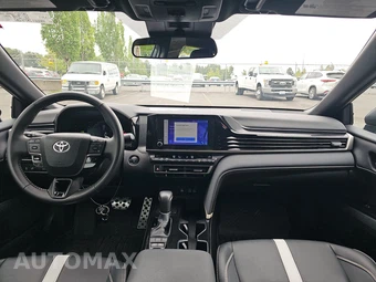 2025 Toyota Camry SE – miniatura 11