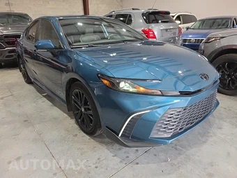 2025 Toyota Camry SE - miniatura 3