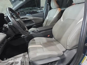 2025 Toyota Camry SE - miniatura 7