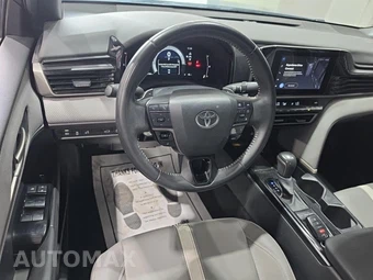 2025 Toyota Camry SE - miniatura 8
