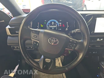 2025 Toyota Camry SE - miniatura 10
