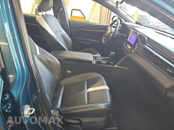 2025 Toyota Camry SE - miniatura 8
