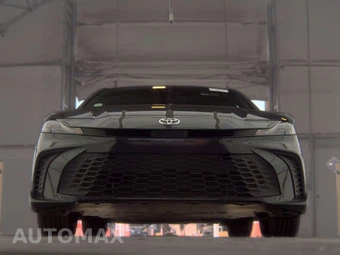 2025 Toyota Camry SE - miniatura 3