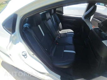 2025 Toyota Camry SE - miniatura 16