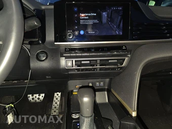 2025 Toyota Camry SE - miniatura 17