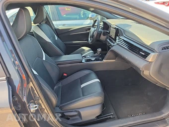 2025 Toyota Camry SE - miniatura 14