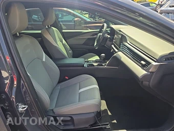 2025 Toyota Camry SE - miniatura 8