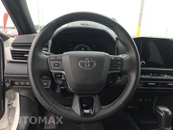 2025 Toyota Camry SE - miniatura 10