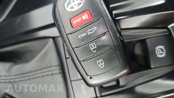 2025 Toyota Camry SE - miniatura 18