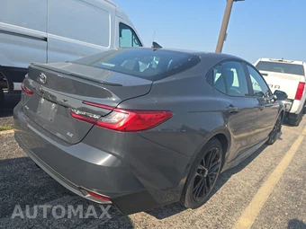 2025 Toyota Camry SE - miniatura 4