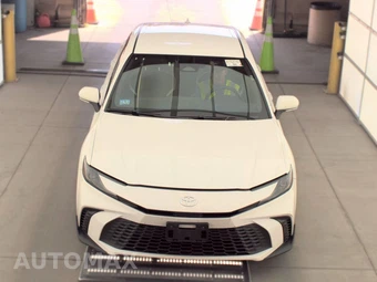 2025 Toyota Camry SE - miniatura 2