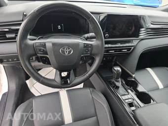2025 Toyota Camry SE - miniatura 11