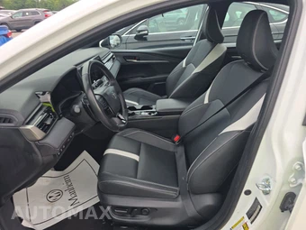 2025 Toyota Camry SE - miniatura 7