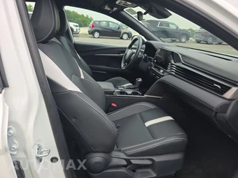 2025 Toyota Camry SE - miniatura 8