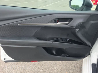 2025 Toyota Camry SE - miniatura 9