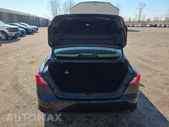 2025 Toyota Camry SE – miniatura 15