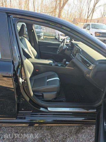 2025 Toyota Camry SE – miniatura 19