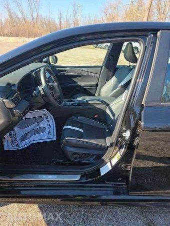 2025 Toyota Camry SE – miniatura 7