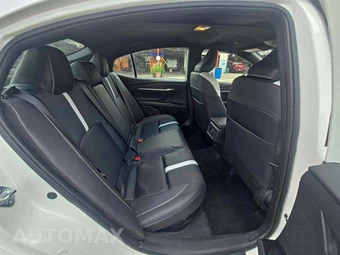 2025 Toyota Camry SE - miniatura 13