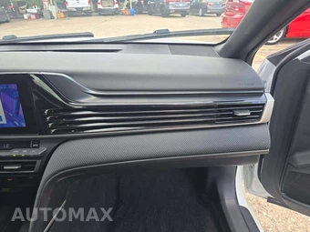 2025 Toyota Camry SE - miniatura 16